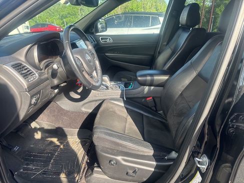 Used 2019 Jeep Grand Cherokee Altitude image 5