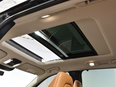 Used 2024 INFINITI QX60 Sensory w/ Vision Package image 4