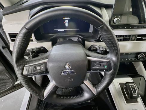 Used 2024 Mitsubishi Outlander SEL image 11