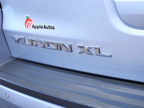 Used 2017 GMC Yukon XL SLT AWD/4WD image 10
