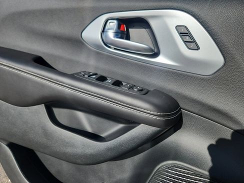 New 2026 Chrysler Pacifica Limited w/ S Appearance Package image 14