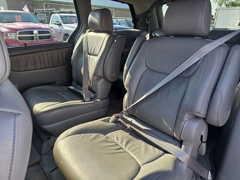 Used 2006 Toyota Sienna XLE w/ XLE Pkg 9 AWD/4WD image 16
