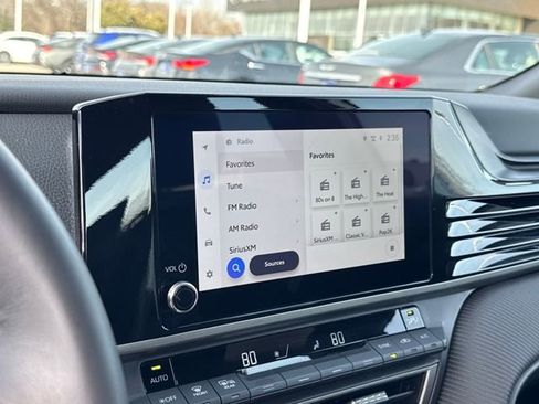 Used 2025 Toyota Camry SE image 19