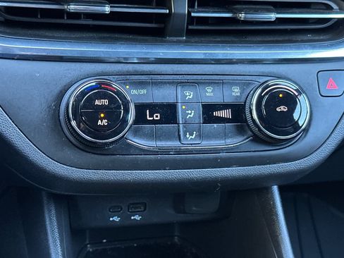 Used 2024 Buick Envista Preferred image 22