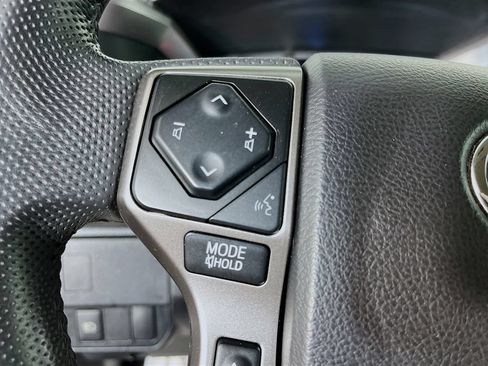 Used 2022 Toyota Tacoma SR5 AWD/4WD image 15