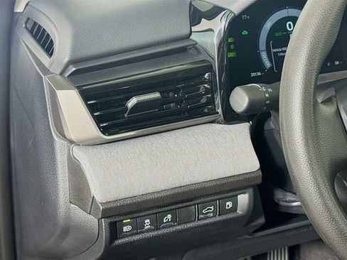 Used 2025 Toyota Camry LE FWD image 19