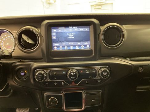 Certified 2022 Jeep Gladiator Sport w/ Trailer Tow Package image 14