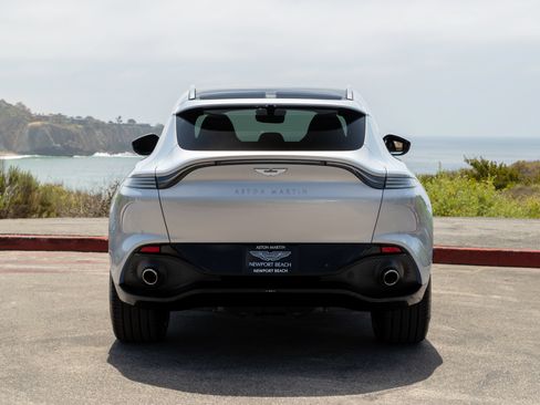 Used 2021 Aston Martin DBX AWD/4WD image 6