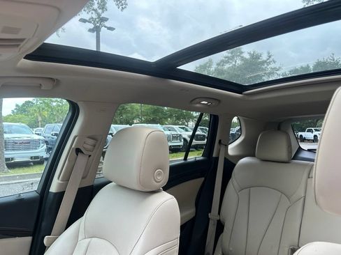 Used 2017 Buick Envision Essence FWD image 10