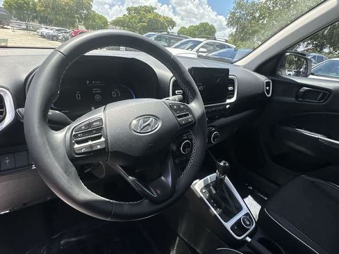 Used 2024 Hyundai Venue Limited FWD image 21