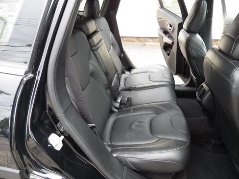 Used 2018 Jeep Cherokee Limited AWD/4WD image 15