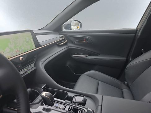 Used 2026 Toyota Crown AWD/4WD image 13