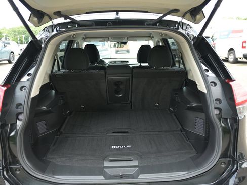 Used 2020 Nissan Rogue SV AWD/4WD image 34