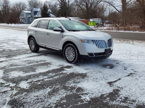 Used 2014 Lincoln MKX FWD image 4