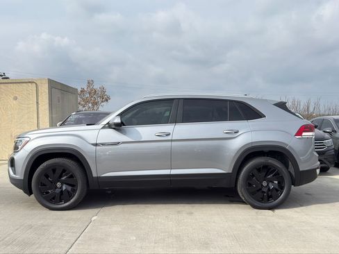 New 2026 Volkswagen Atlas Cross Sport SE FWD image 6