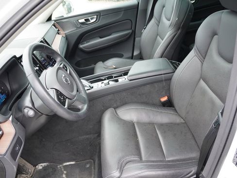 Used 2023 Volvo XC60 B5 Ultimate AWD/4WD image 4
