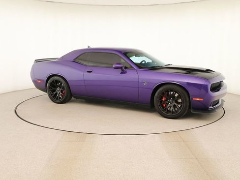 Used 2016 Dodge Challenger SRT Hellcat RWD image 9