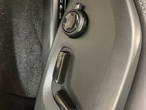 Certified 2024 Volvo XC90 B6 Ultimate w/ Protection Package Premier image 15