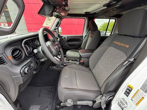 New 2026 Jeep Gladiator Mojave AWD/4WD image 11
