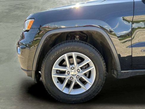 Used 2017 Jeep Grand Cherokee Laredo w/ Quick Order Package 23E AWD/4WD image 34