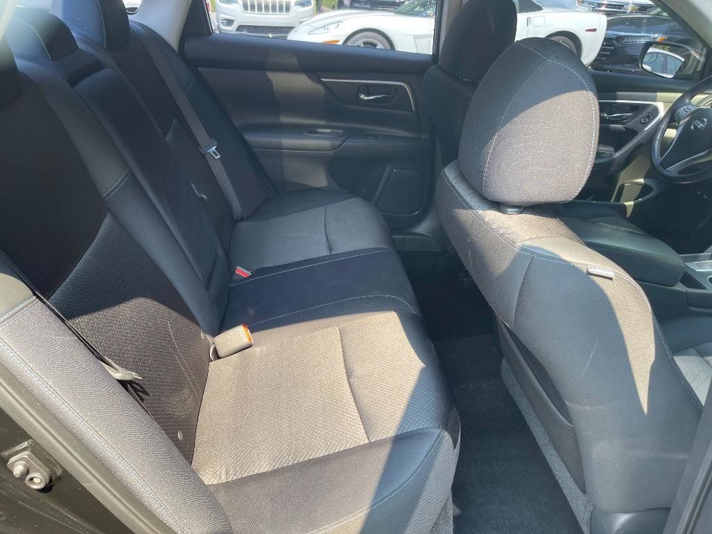 Used 2017 Nissan Altima 2.5 SR w/ Midnight Edition Package FWD image 41