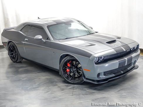 Used 2017 Dodge Challenger SRT Hellcat RWD image 5