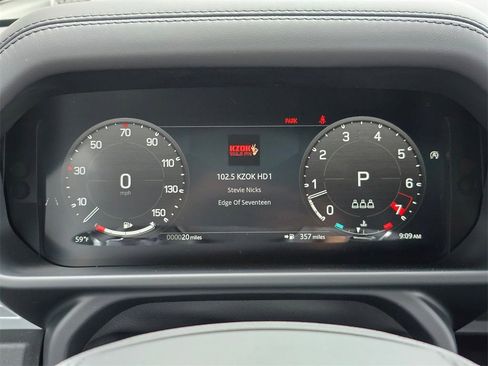 New 2025 Land Rover Defender 90 V8 image 12