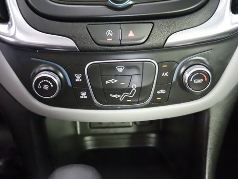Used 2024 Chevrolet Equinox LS AWD/4WD image 40