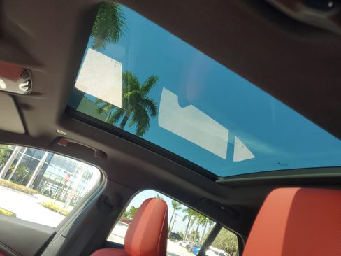 Used 2025 BMW X2 xDrive28i w/ Premium Package image 22