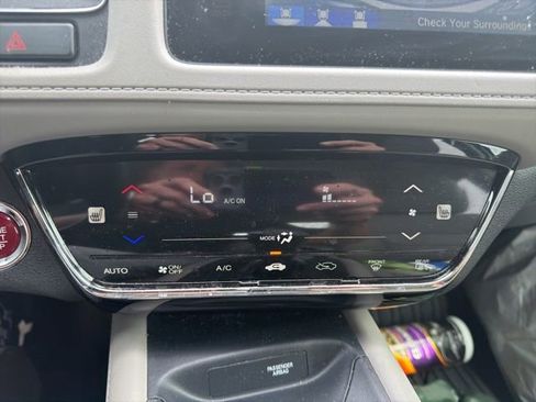 Used 2018 Honda HR-V EX-L image 12