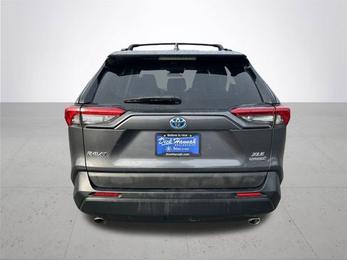 Used 2020 Toyota RAV4 XLE image 8