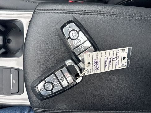 Used 2024 Ford Edge SEL w/ Convenience Package image 44