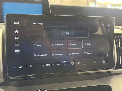 Certified 2025 Ford Expedition Active RWD image 6