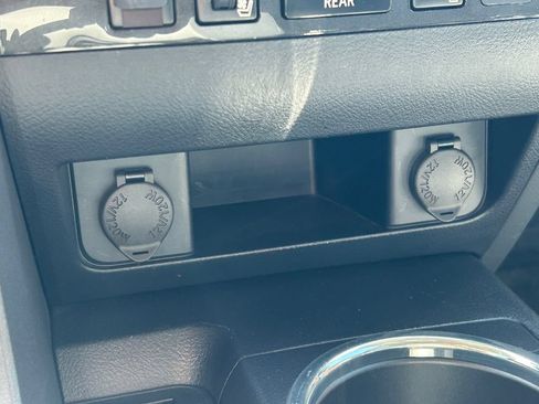 Used 2019 Toyota Sequoia Platinum RWD image 38