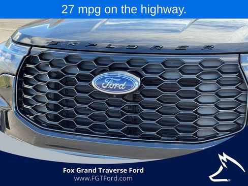 Certified 2025 Ford Explorer ST-Line AWD/4WD image 40