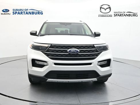 Used 2023 Ford Explorer XLT w/ Equipment Group 202A RWD image 2