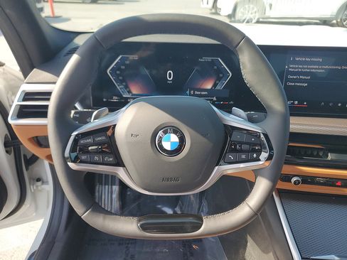 Used 2025 BMW 330i Sedan w/ Premium Package RWD image 23