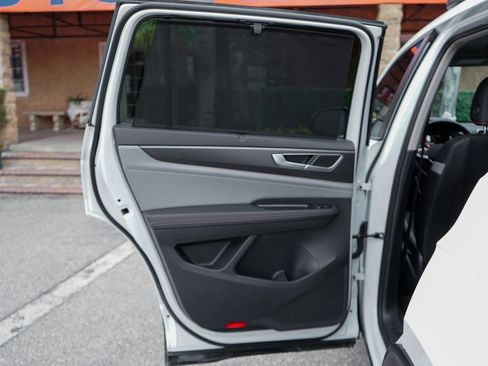 Used 2025 Volkswagen Atlas Peak Edition SE image 37