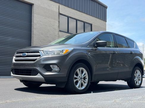 Used 2017 Ford Escape SE AWD/4WD image 43