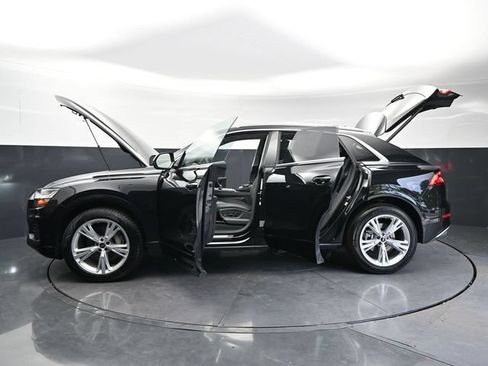 Used 2023 Audi Q8 Prestige AWD/4WD image 34