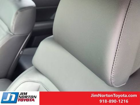 Used 2025 Hyundai Santa Fe Calligraphy AWD/4WD image 16