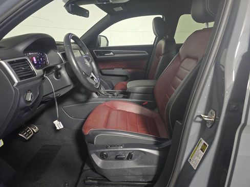 Used 2023 Volkswagen Atlas Cross Sport SEL Premium R-Line image 4