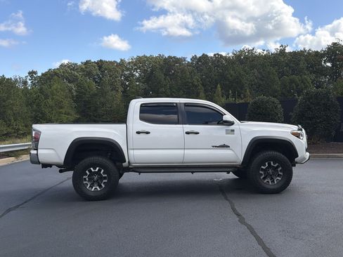Used 2020 Toyota Tacoma TRD Off-Road AWD/4WD image 5