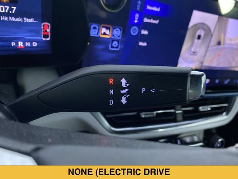 Certified 2024 Chevrolet Equinox EV LT AWD/4WD image 8