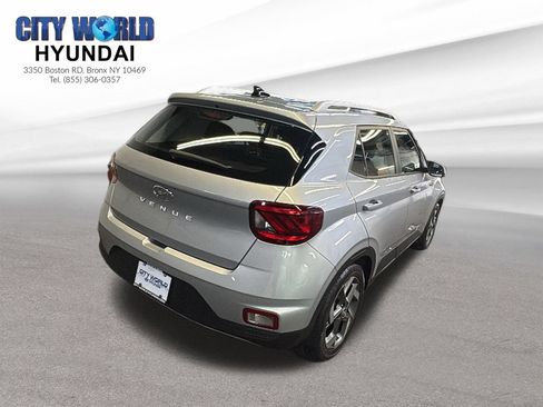 Used 2022 Hyundai Venue SEL w/ Cargo Package FWD image 5