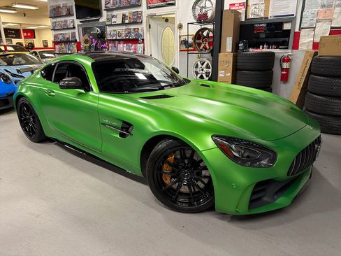 Used 2018 Mercedes-Benz AMG GT R image 1