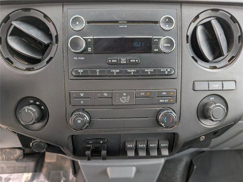 Used 2014 Ford F450 XL w/ Power Equipment Group image 12