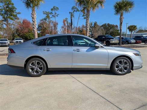 Used 2024 Honda Accord EX image 3