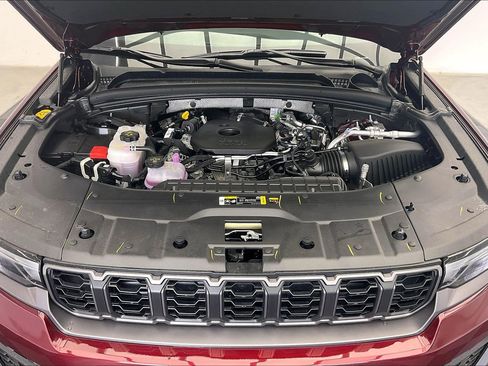 New 2026 Jeep Grand Cherokee Altitude AWD/4WD image 17