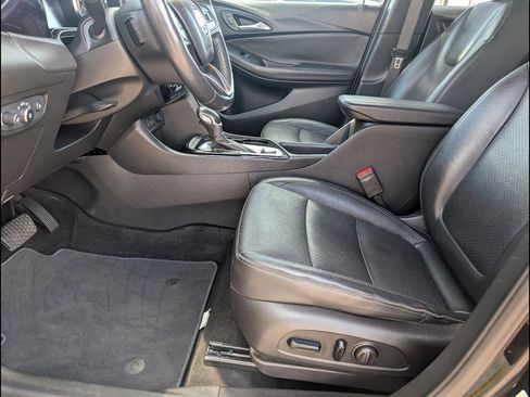 Used 2020 Buick Encore GX Essence w/ Experience Buick Package image 12